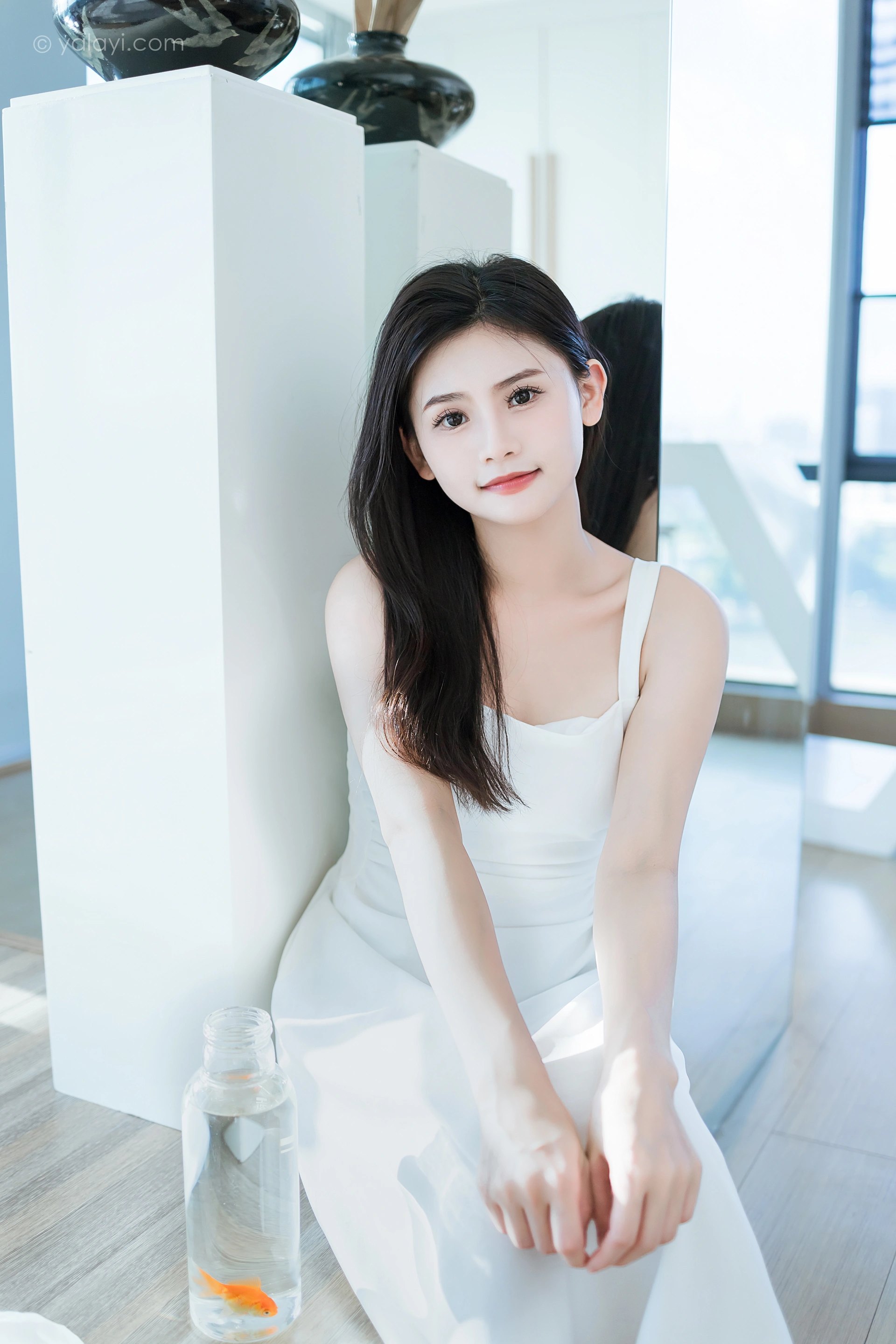 [YALAYI雅拉伊]2023.10.18 NO.1075 小金鱼 若婷 2